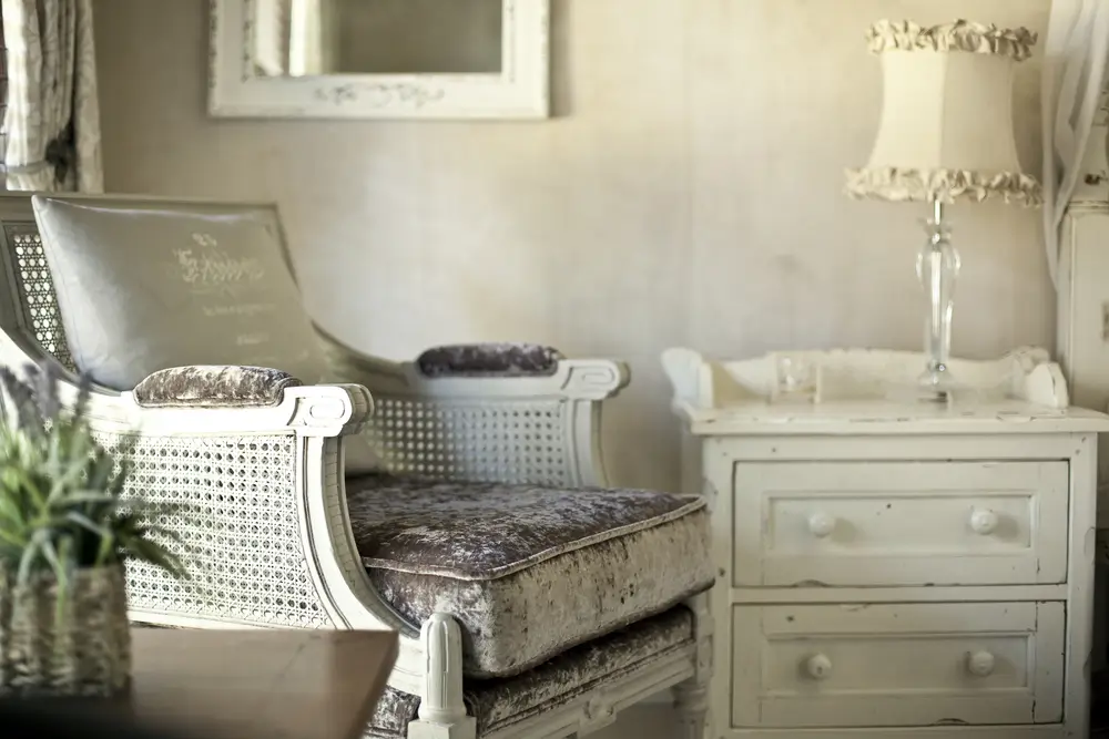 Immagine di poltrona shabby